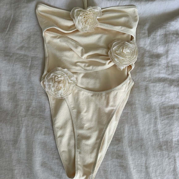 SAME Swim Rosette Cut Out One Piece in Faux Suede Cream - Picture 5 of 9